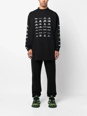 BALENCIAGA | Archives Logos Long-Sleeve Oversized T-Shirt | Size 1